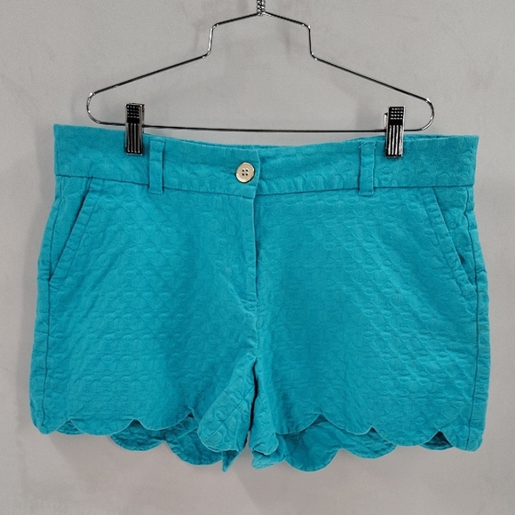 Crown & Ivy Shorts Shelby Textured Turquoise Scalloped Size 10 Stretch - Picture 1 of 7